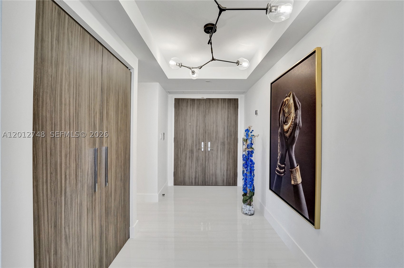 20281 E Country Club Dr #PH14, Aventura FL 33180
