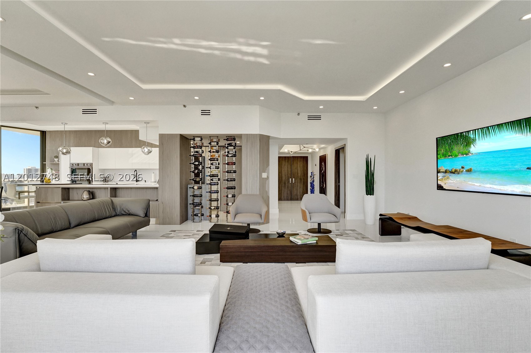 20281 E Country Club Dr #PH14, Aventura FL 33180