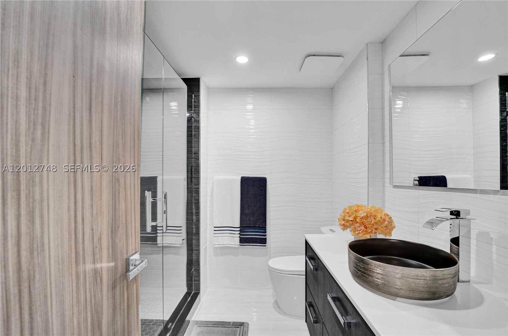 20281 E Country Club Dr #PH14, Aventura FL 33180