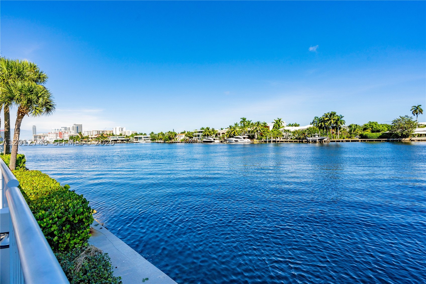 20281 E Country Club Dr #PH14, Aventura FL 33180