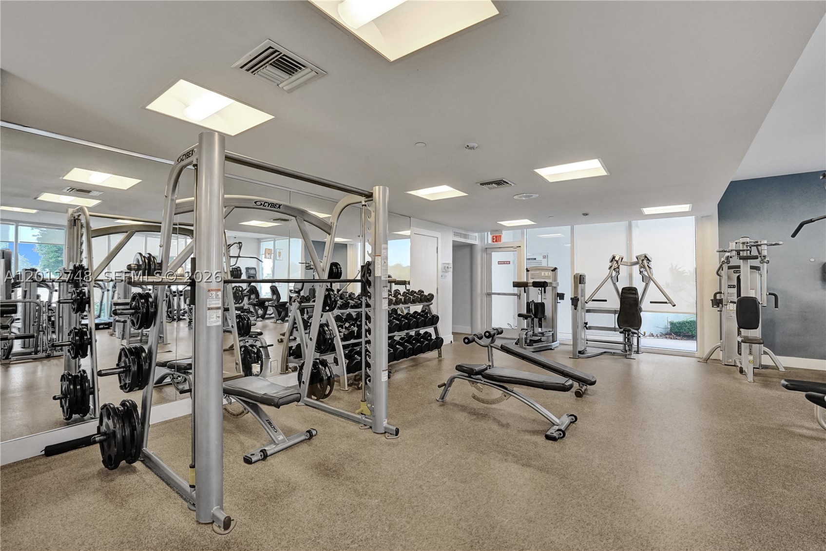 20281 E Country Club Dr #PH14, Aventura FL 33180