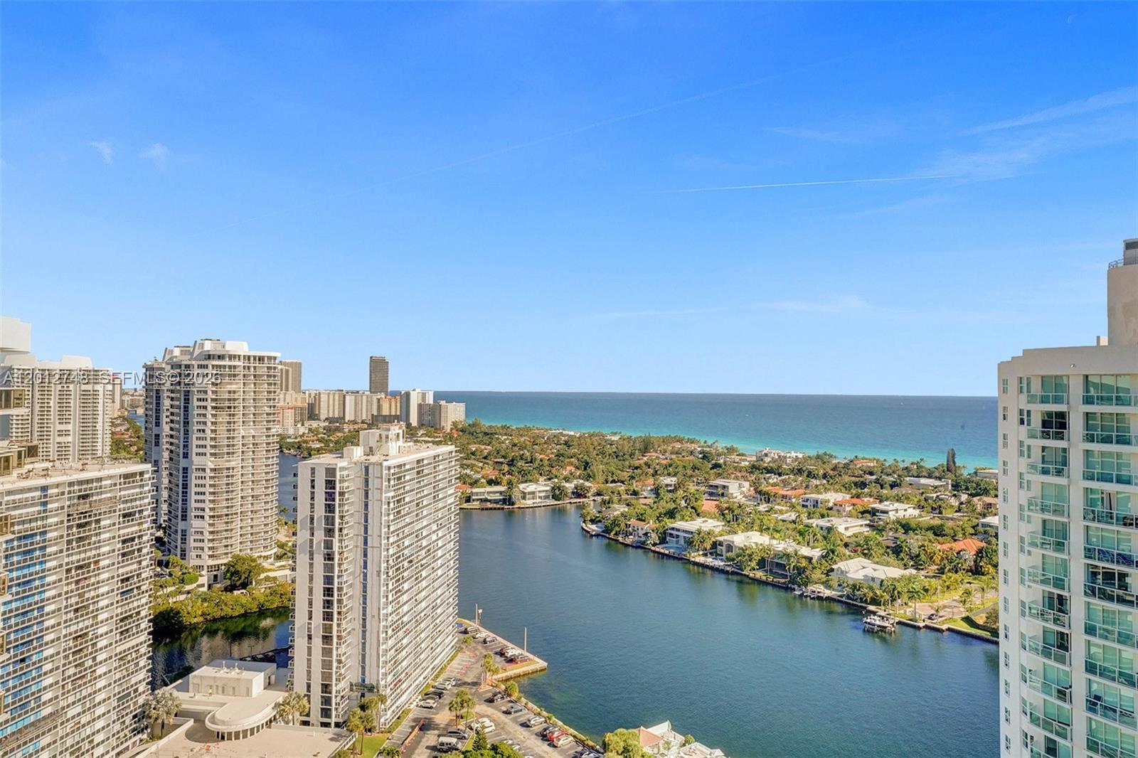 20281 E Country Club Dr #PH14, Aventura FL 33180