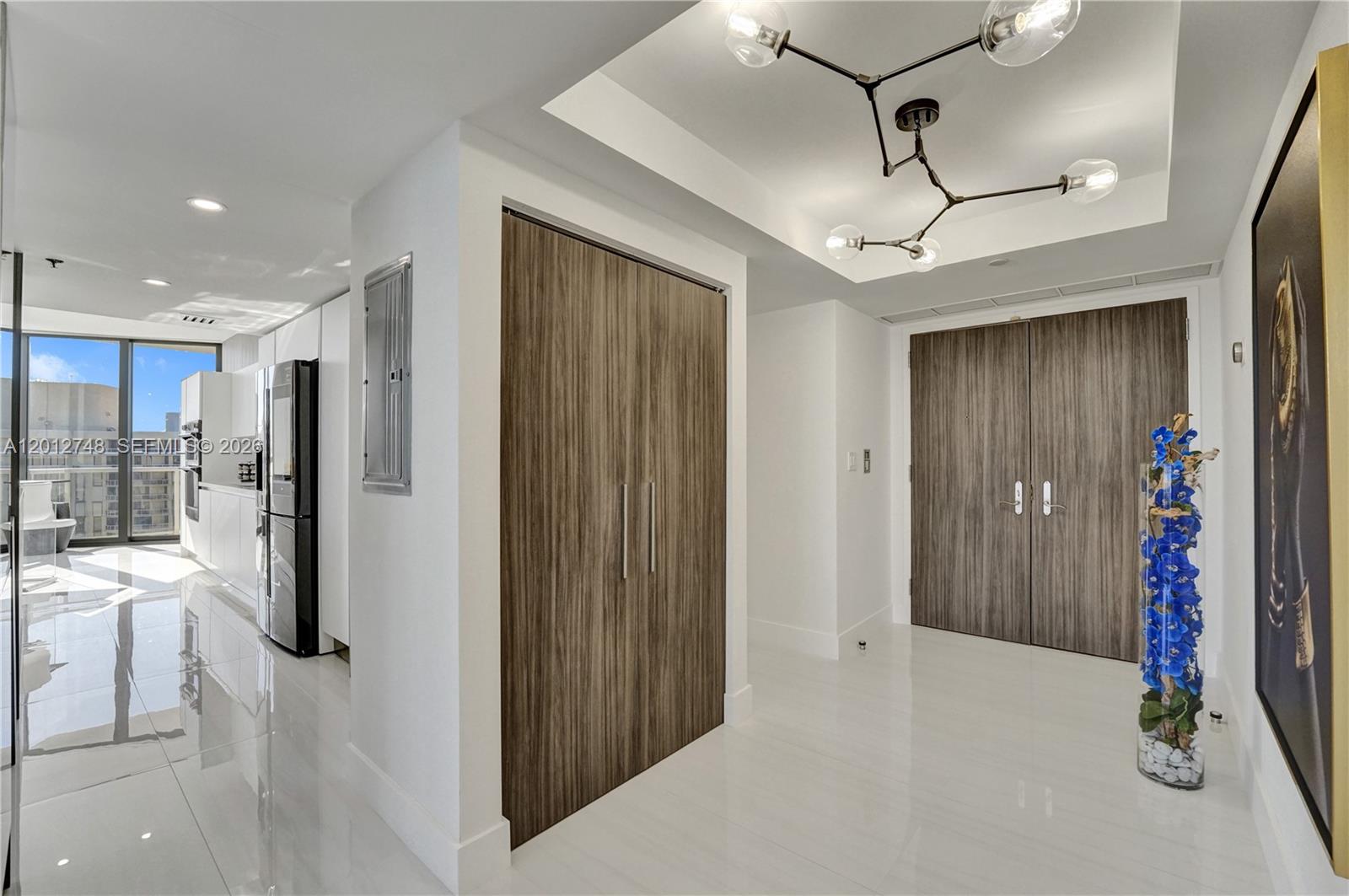 20281 E Country Club Dr #PH14, Aventura FL 33180