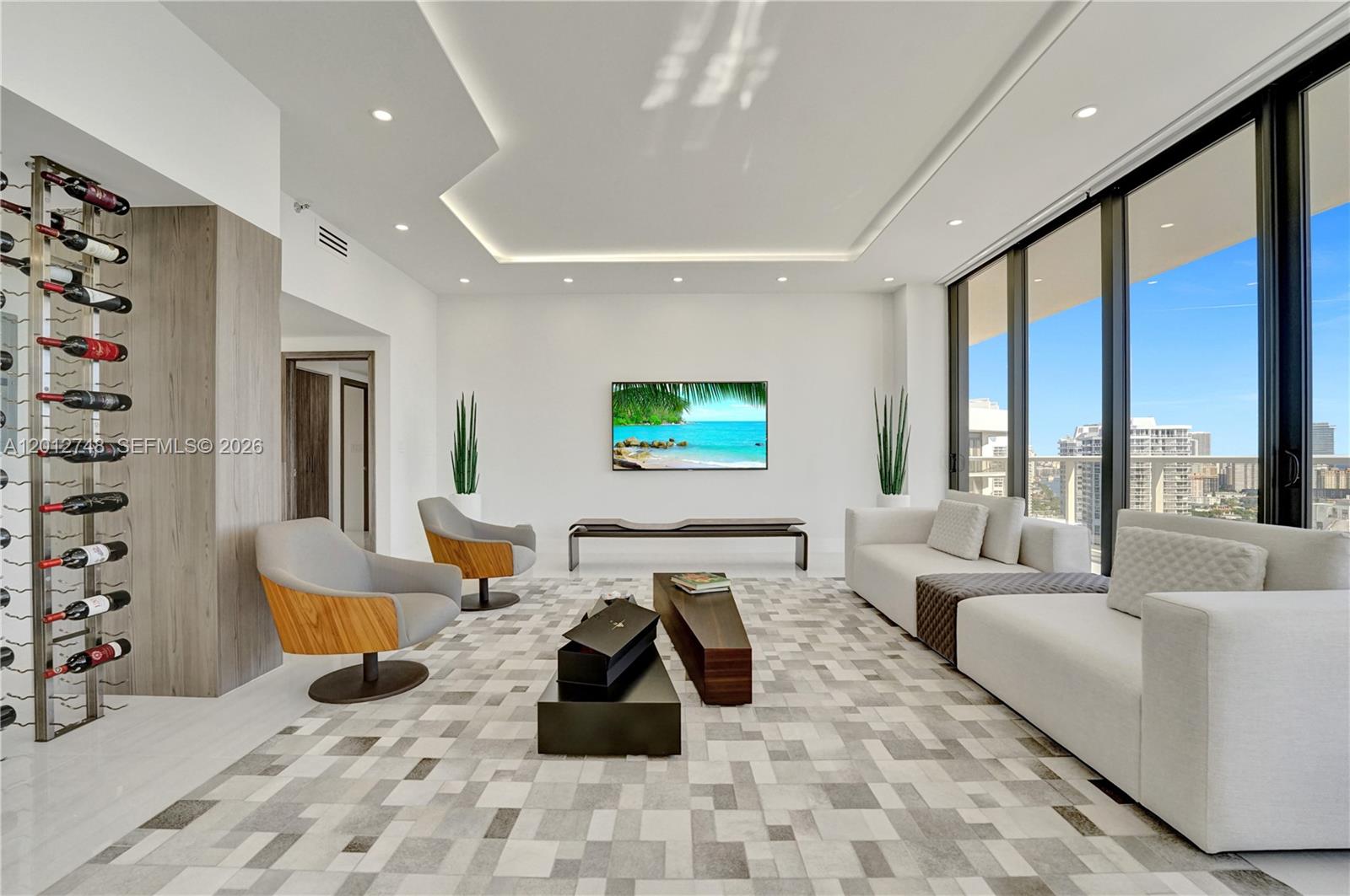 20281 E Country Club Dr #PH14, Aventura FL 33180