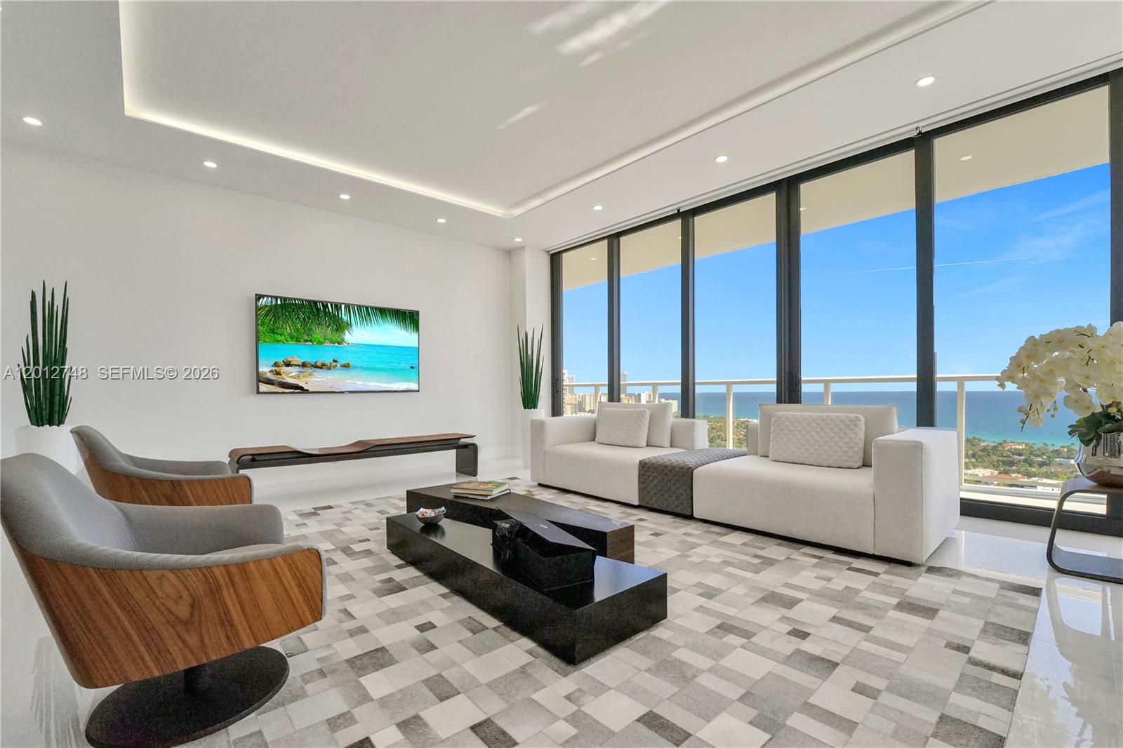 20281 E Country Club Dr #PH14, Aventura FL 33180