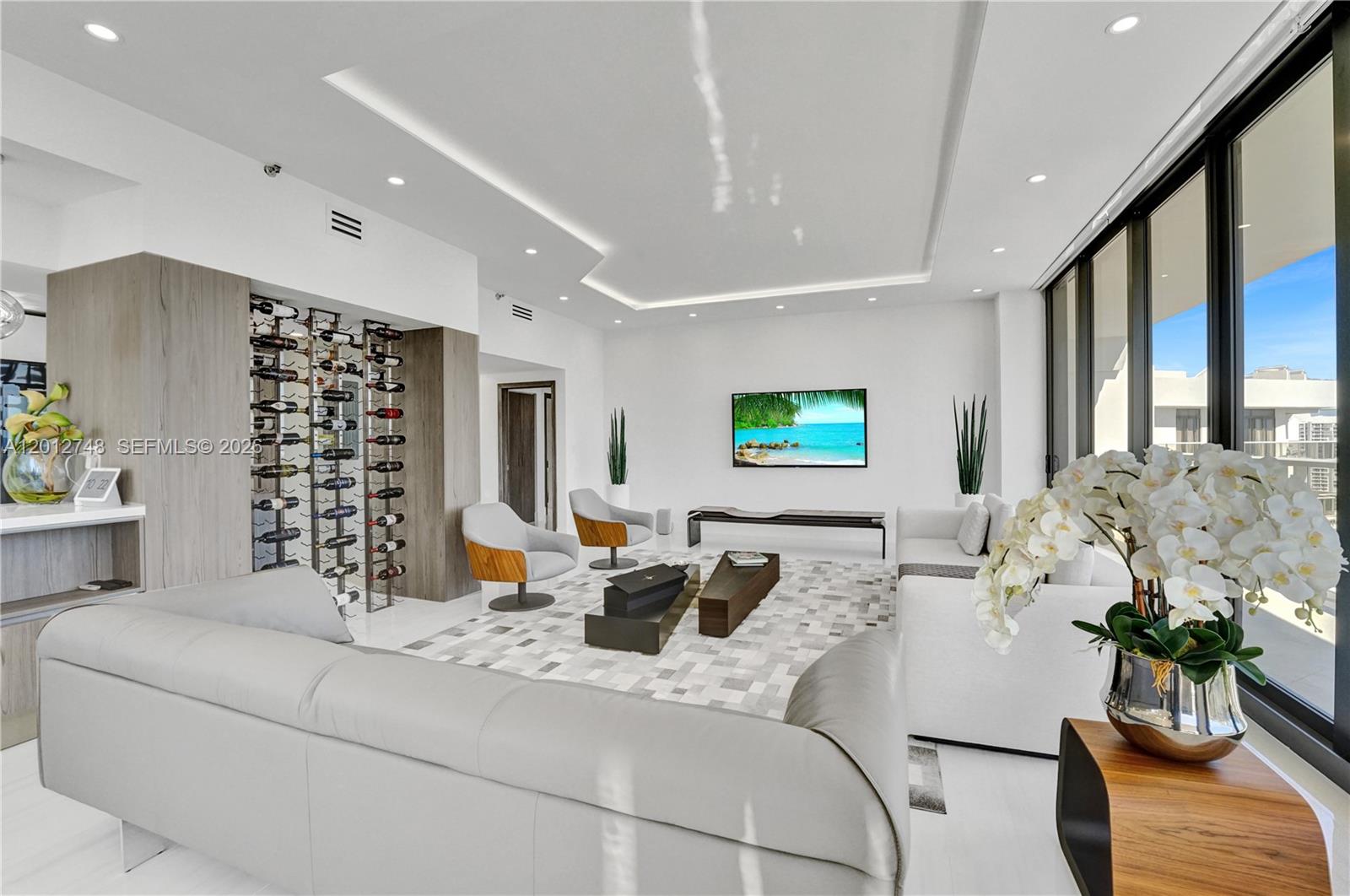 20281 E Country Club Dr #PH14, Aventura FL 33180