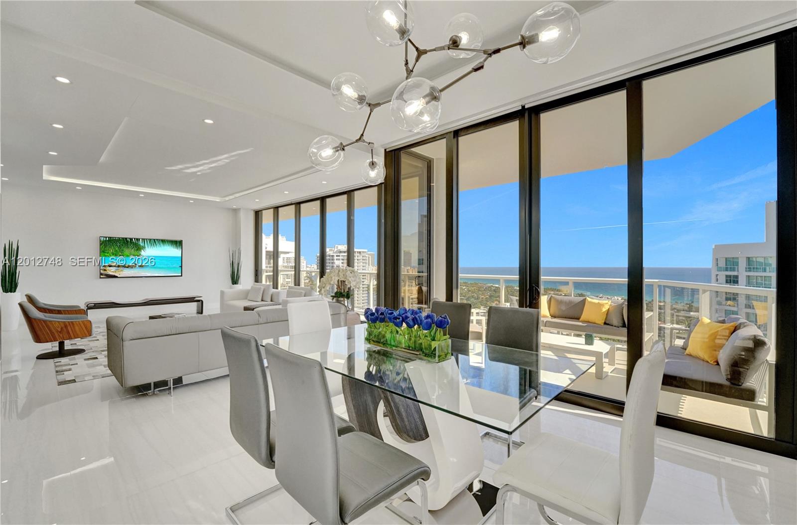 20281 E Country Club Dr #PH14, Aventura FL 33180