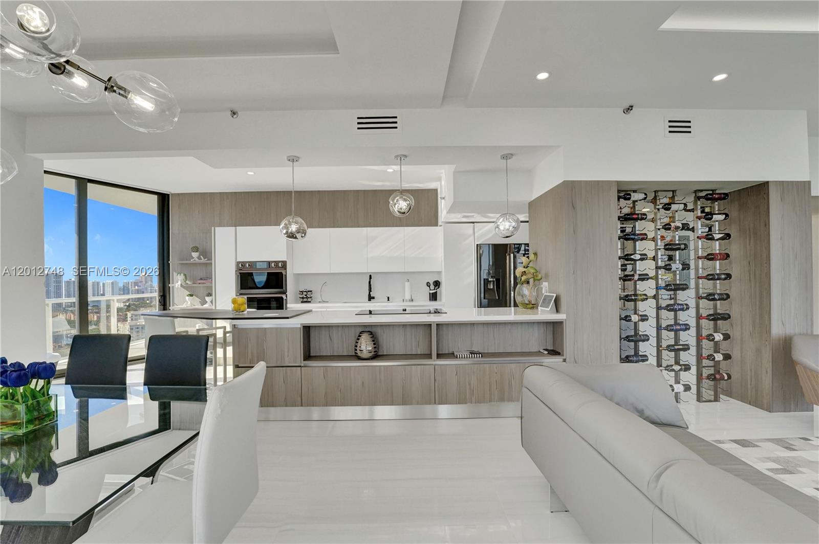 20281 E Country Club Dr #PH14, Aventura FL 33180