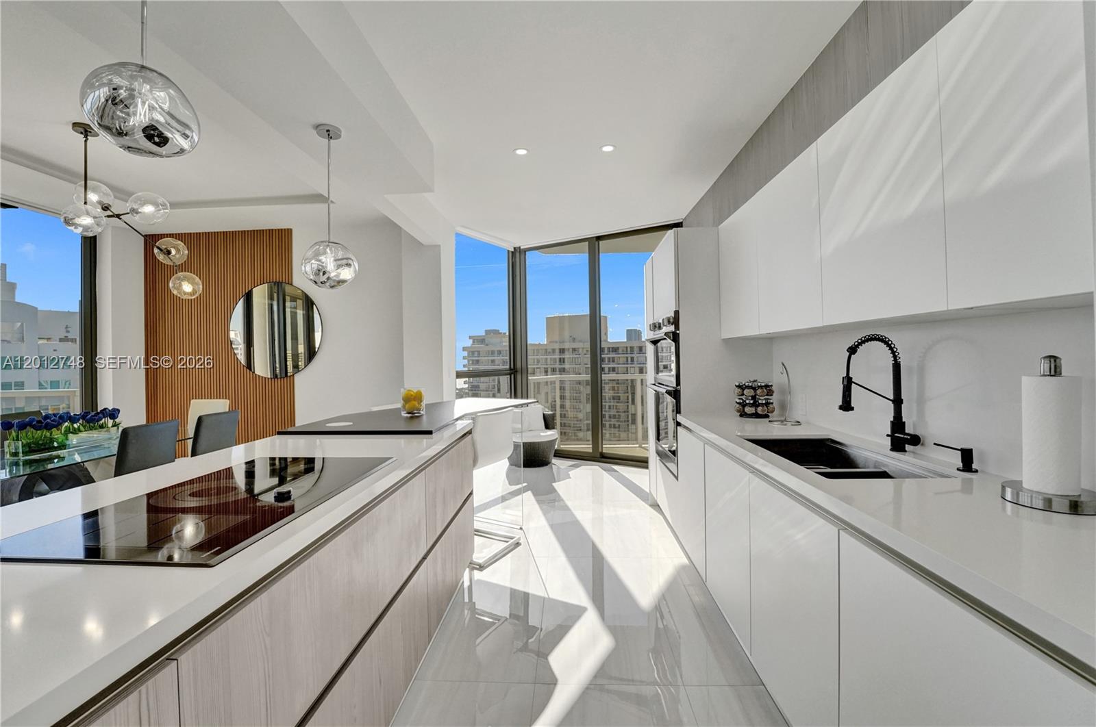 20281 E Country Club Dr #PH14, Aventura FL 33180