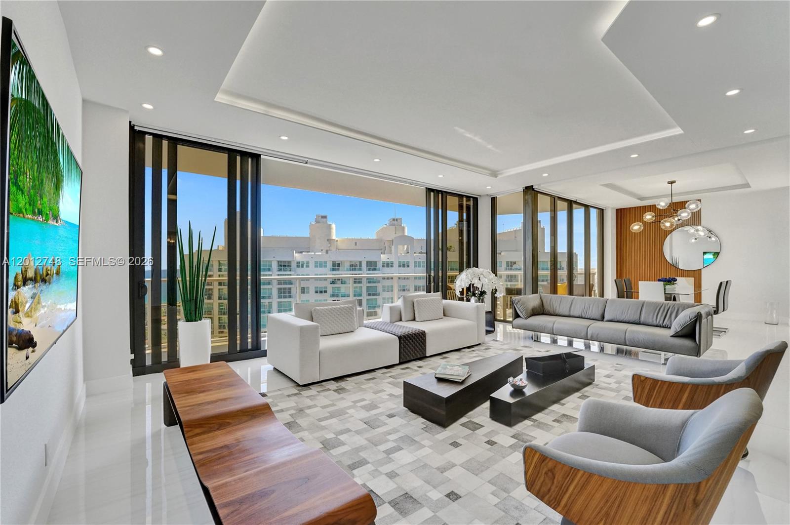 20281 E Country Club Dr #PH14, Aventura FL 33180