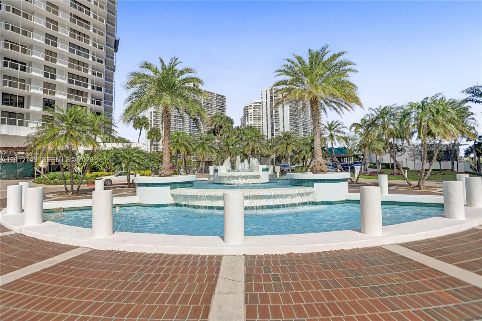 20281 E Country Club Dr #PH14, Aventura FL 33180