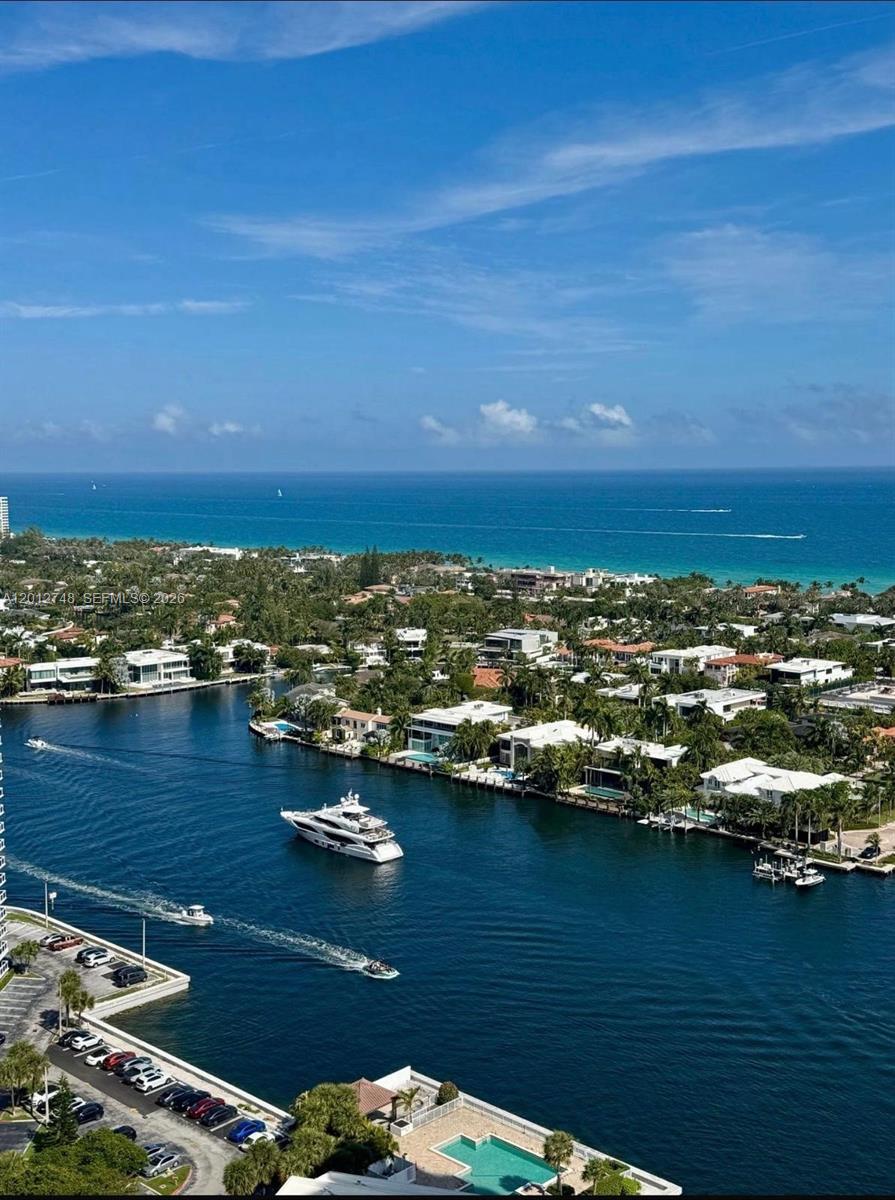 20281 E Country Club Dr #PH14, Aventura FL 33180