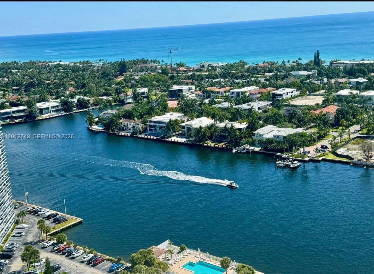20281 E Country Club Dr #PH14, Aventura FL 33180