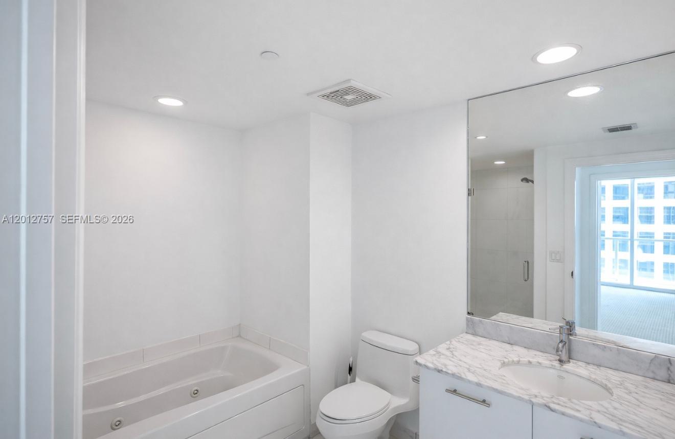 500 Brickell Ave #2904, Miami FL 33131