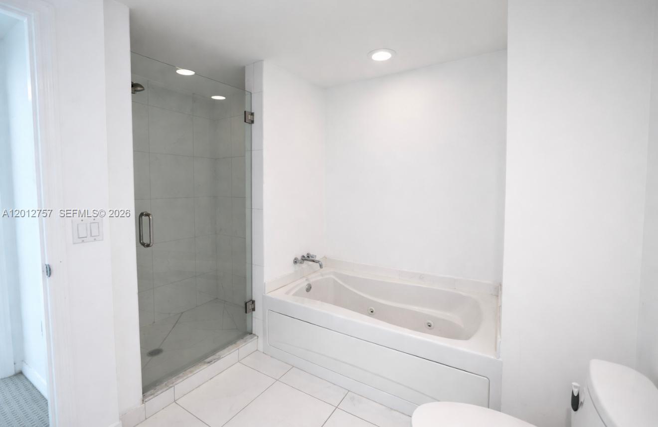 500 Brickell Ave #2904, Miami FL 33131