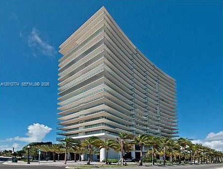 800 S Pointe Dr #2102, Miami Beach FL 33139