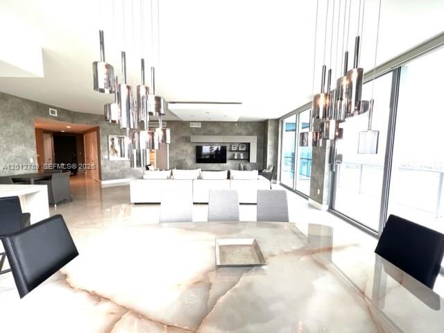17111 Biscayne Blvd #2102, North Miami Beach FL 33160
