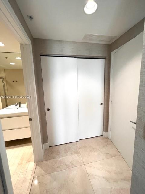 17111 Biscayne Blvd #2102, North Miami Beach FL 33160