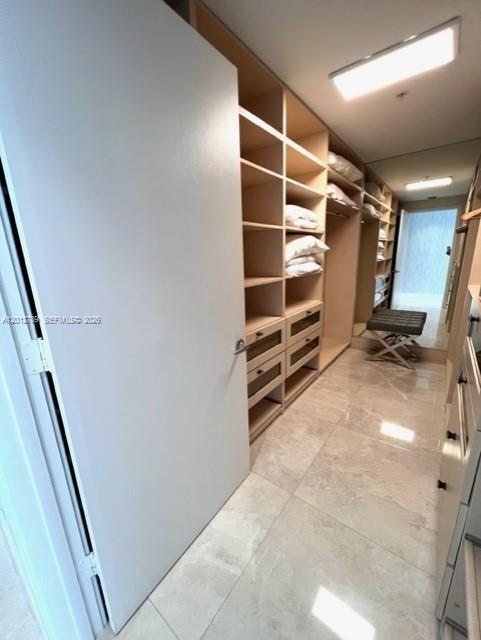 17111 Biscayne Blvd #2102, North Miami Beach FL 33160