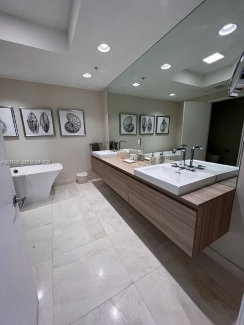 17111 Biscayne Blvd #2102, North Miami Beach FL 33160