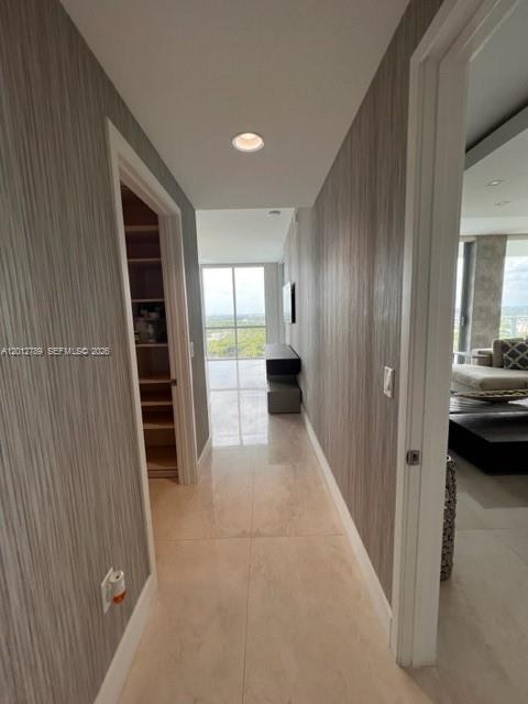 17111 Biscayne Blvd #2102, North Miami Beach FL 33160