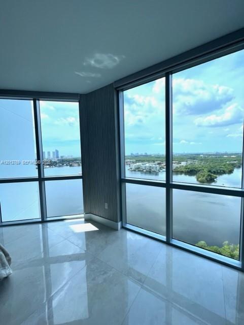 17111 Biscayne Blvd #2102, North Miami Beach FL 33160