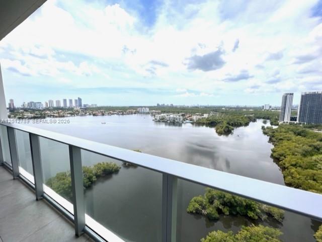17111 Biscayne Blvd #2102, North Miami Beach FL 33160