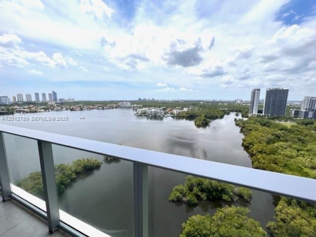 17111 Biscayne Blvd #2102, North Miami Beach FL 33160