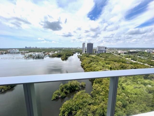 17111 Biscayne Blvd #2102, North Miami Beach FL 33160