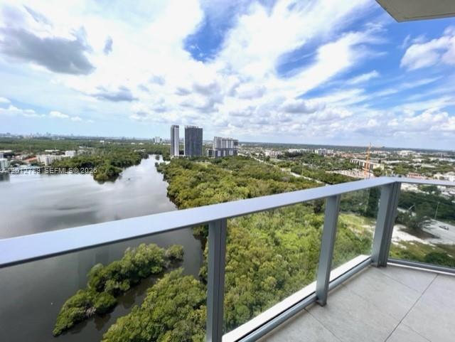 17111 Biscayne Blvd #2102, North Miami Beach FL 33160