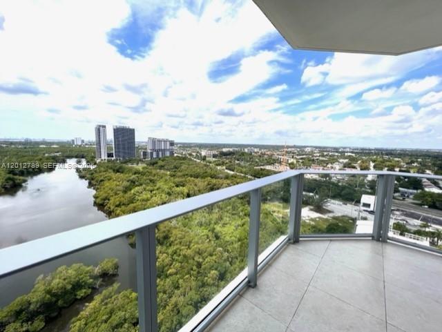17111 Biscayne Blvd #2102, North Miami Beach FL 33160