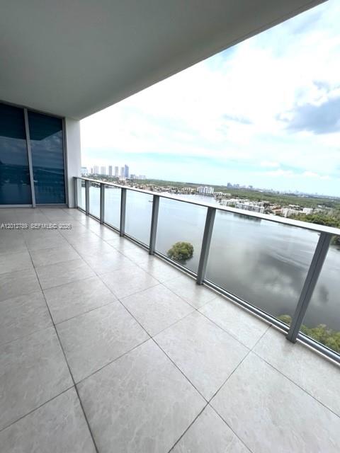 17111 Biscayne Blvd #2102, North Miami Beach FL 33160