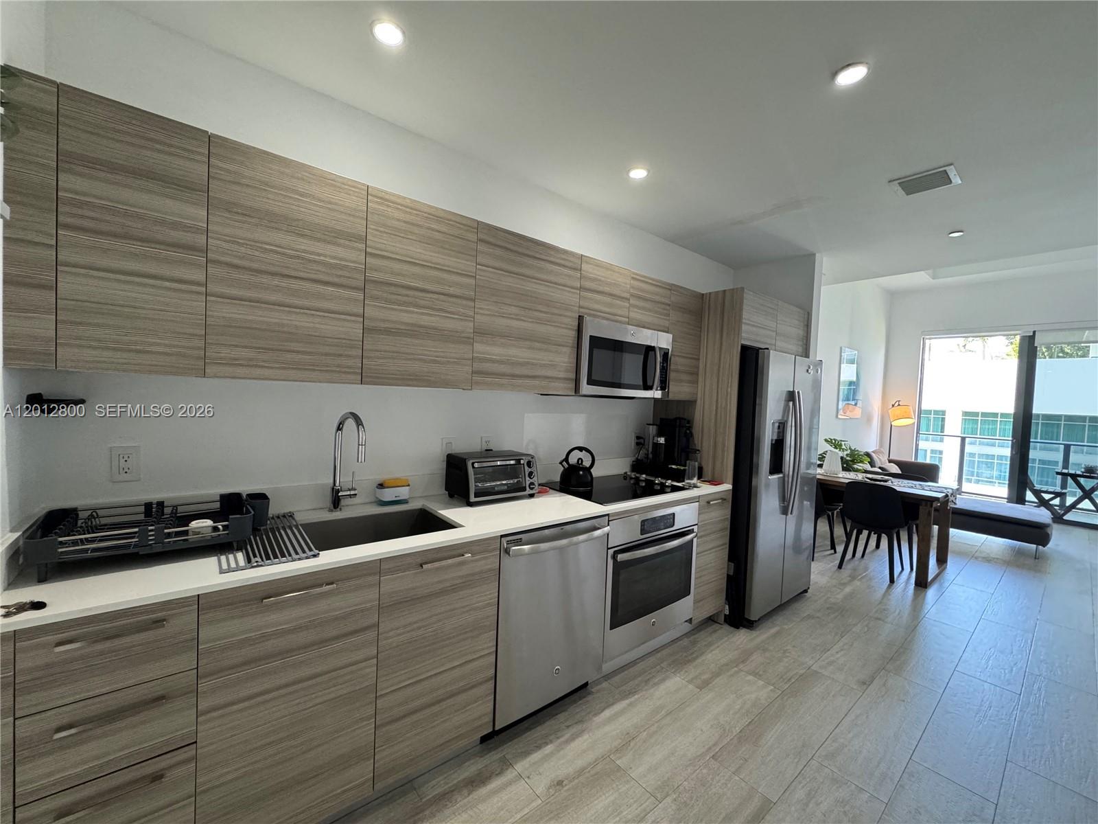 121 NE 34th St #L601, Miami FL 33137