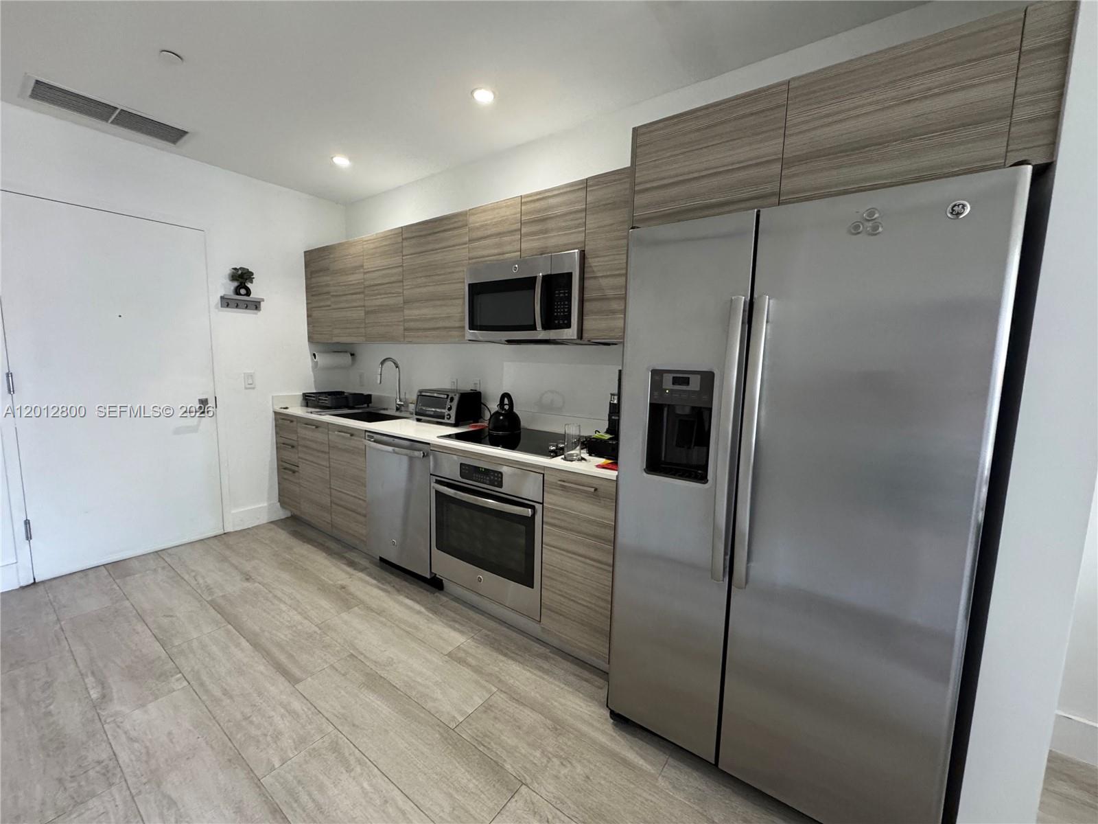 121 NE 34th St #L601, Miami FL 33137