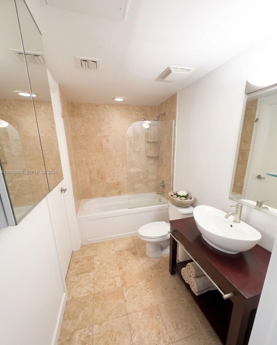 350 S Miami Ave #3509, Miami FL 33130