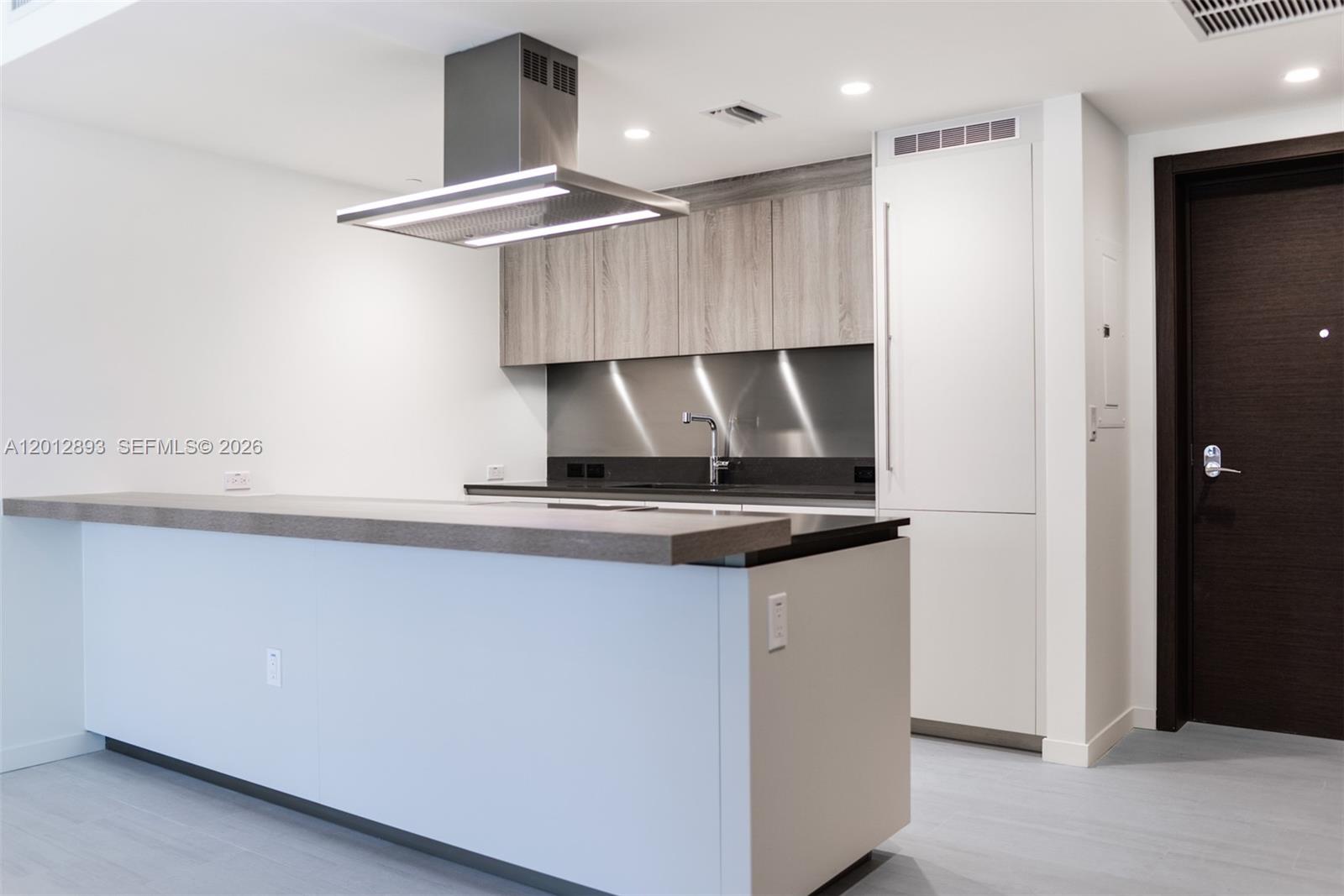 1000 Brickell Plz #3014, Miami FL 33131
