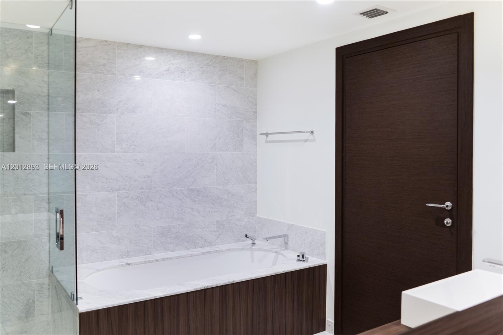 1000 Brickell Plz #3014, Miami FL 33131