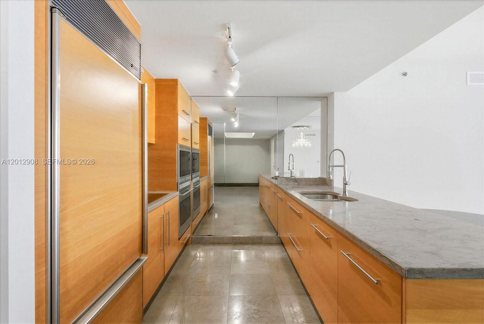 465 Brickell Ave #4805, Miami FL 33131