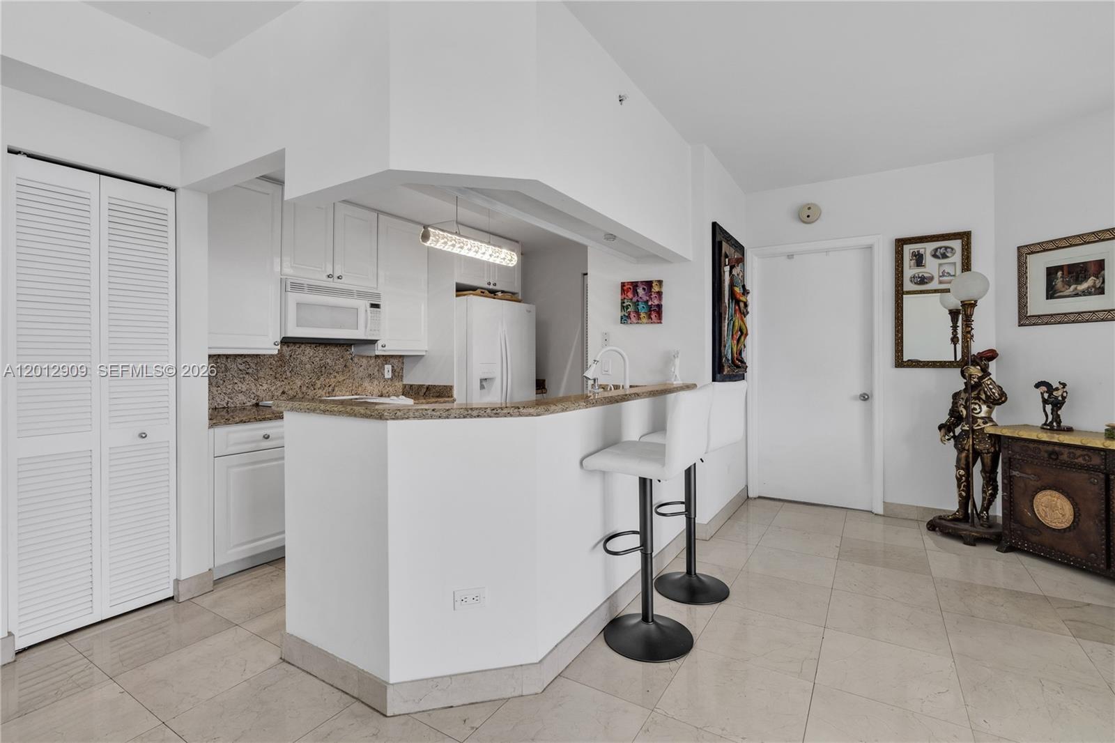 848 Brickell Key Dr #1903, Miami FL 33131