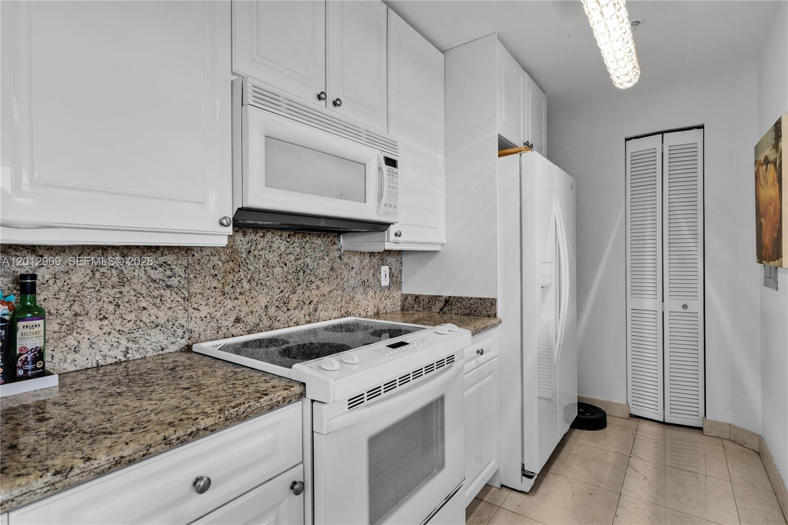 848 Brickell Key Dr #1903, Miami FL 33131
