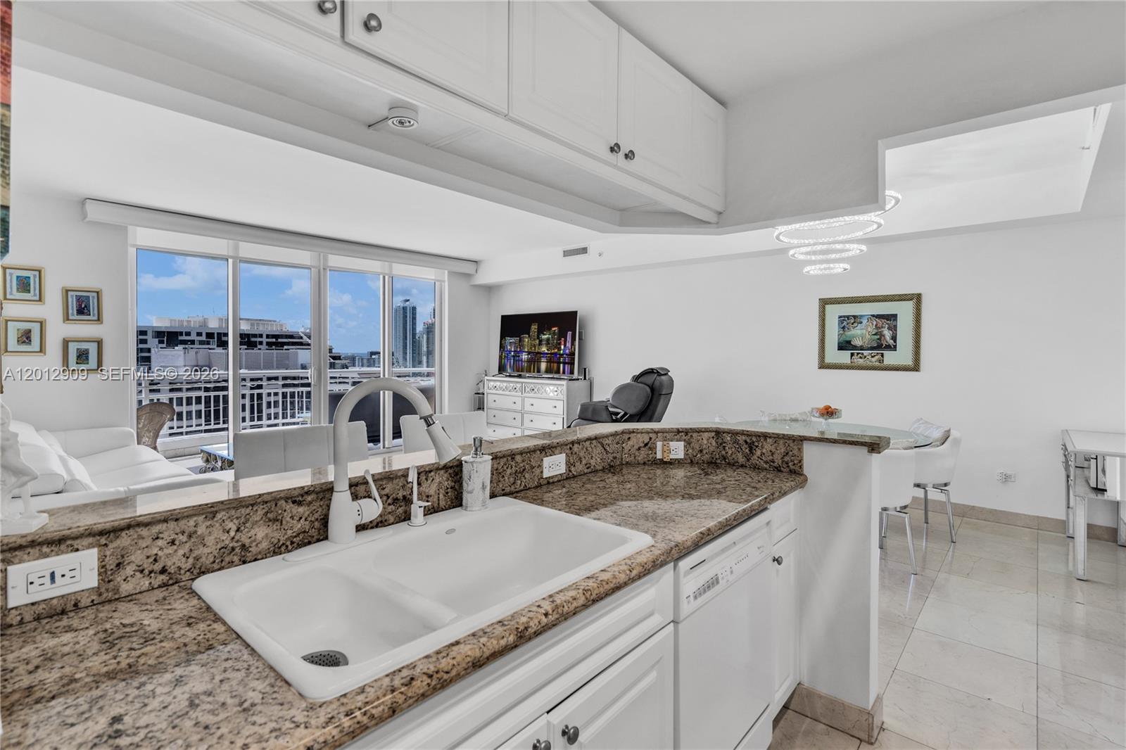 848 Brickell Key Dr #1903, Miami FL 33131