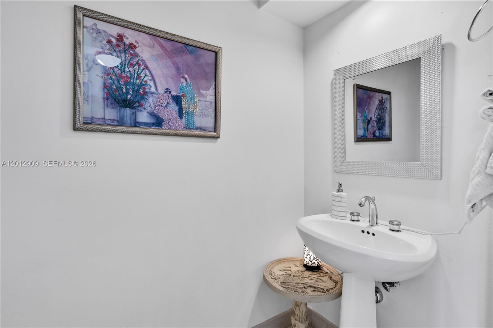 848 Brickell Key Dr #1903, Miami FL 33131