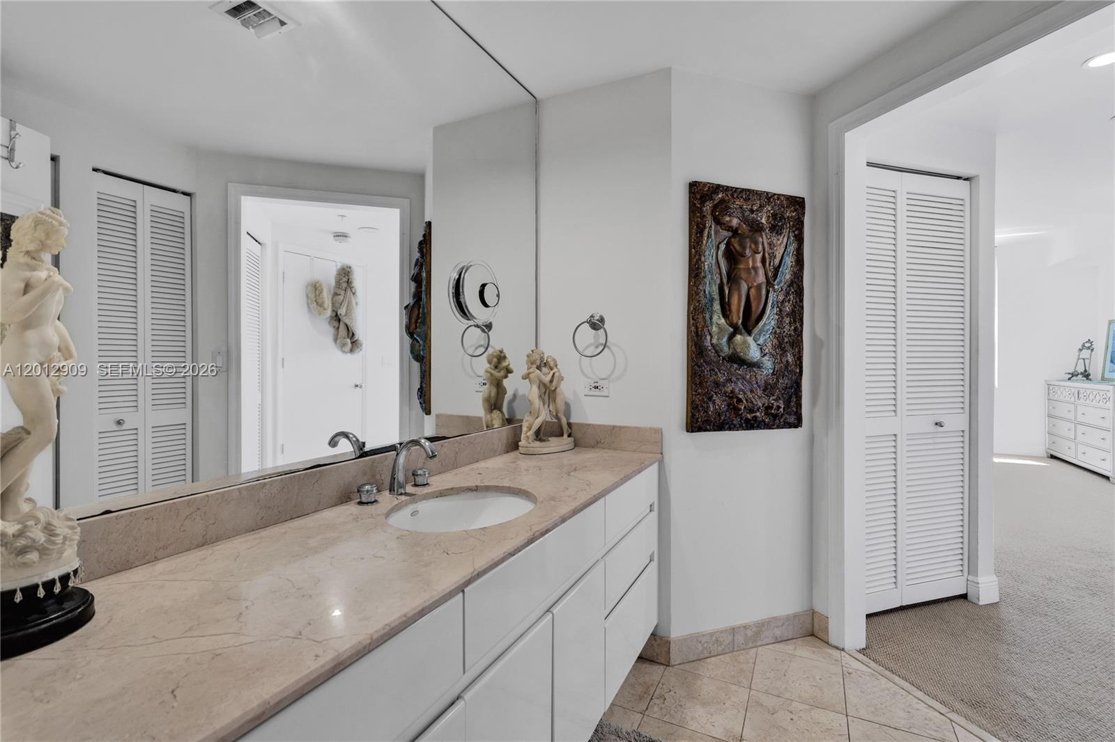 848 Brickell Key Dr #1903, Miami FL 33131