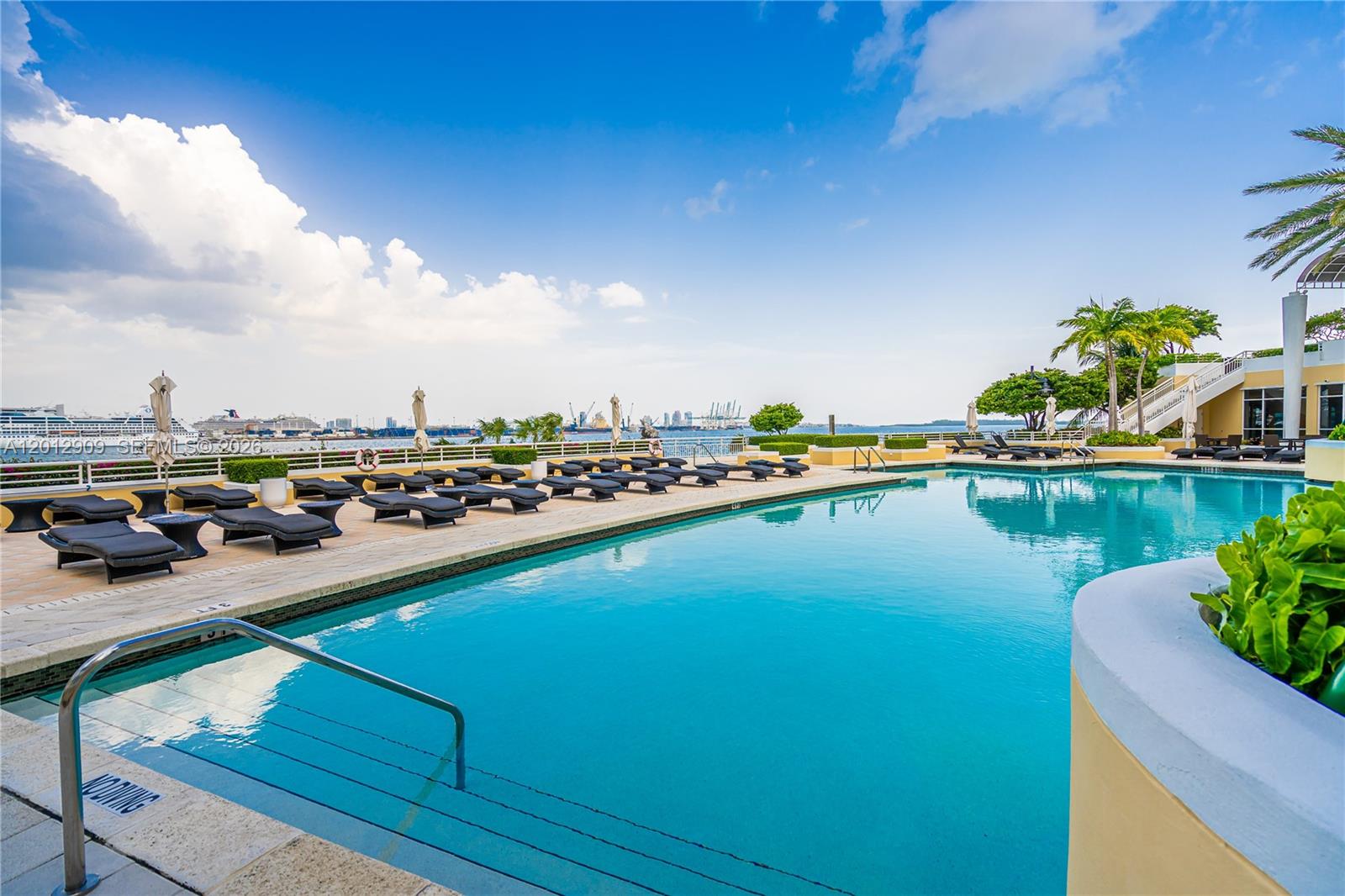 848 Brickell Key Dr #1903, Miami FL 33131