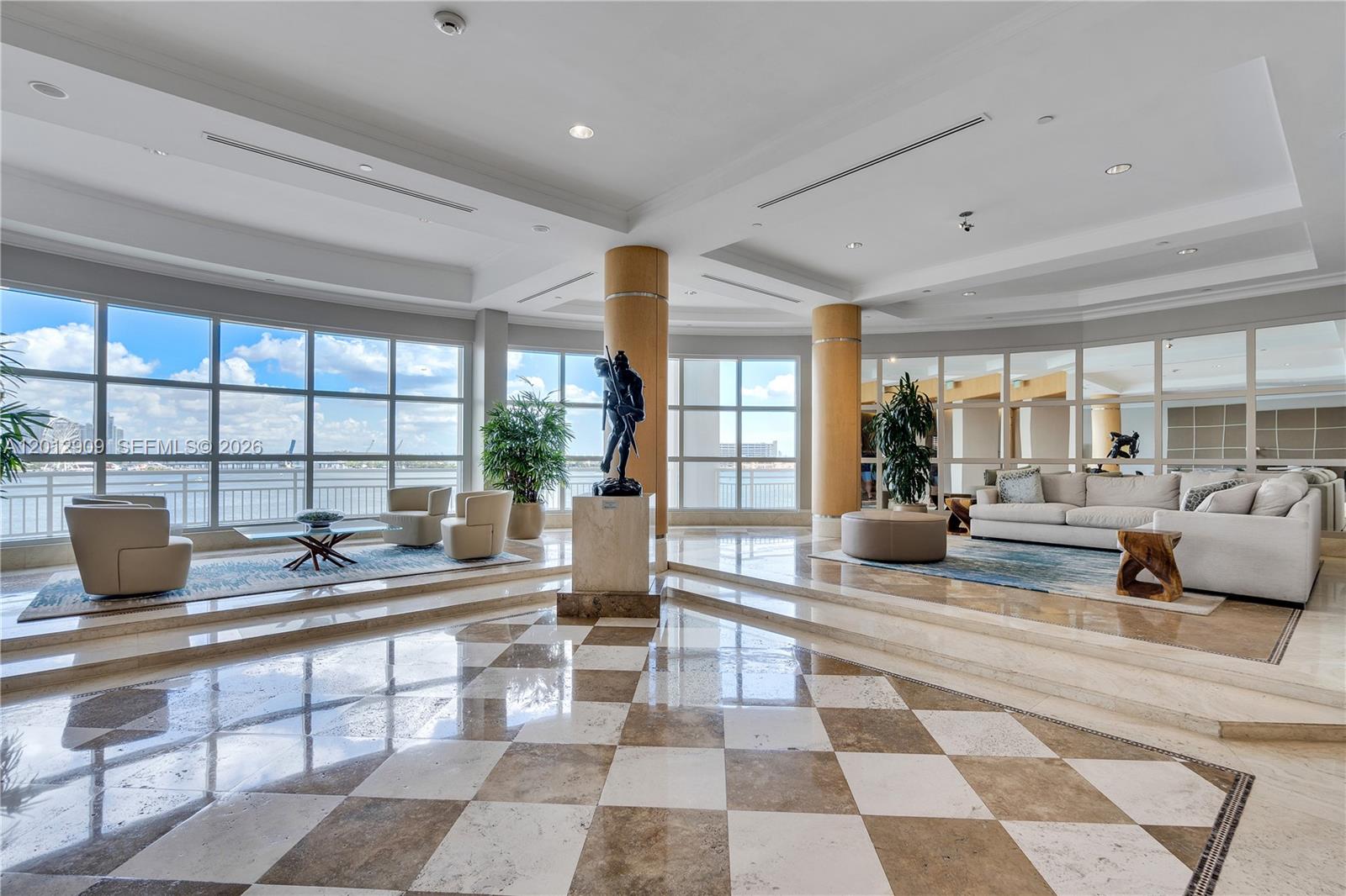 848 Brickell Key Dr #1903, Miami FL 33131