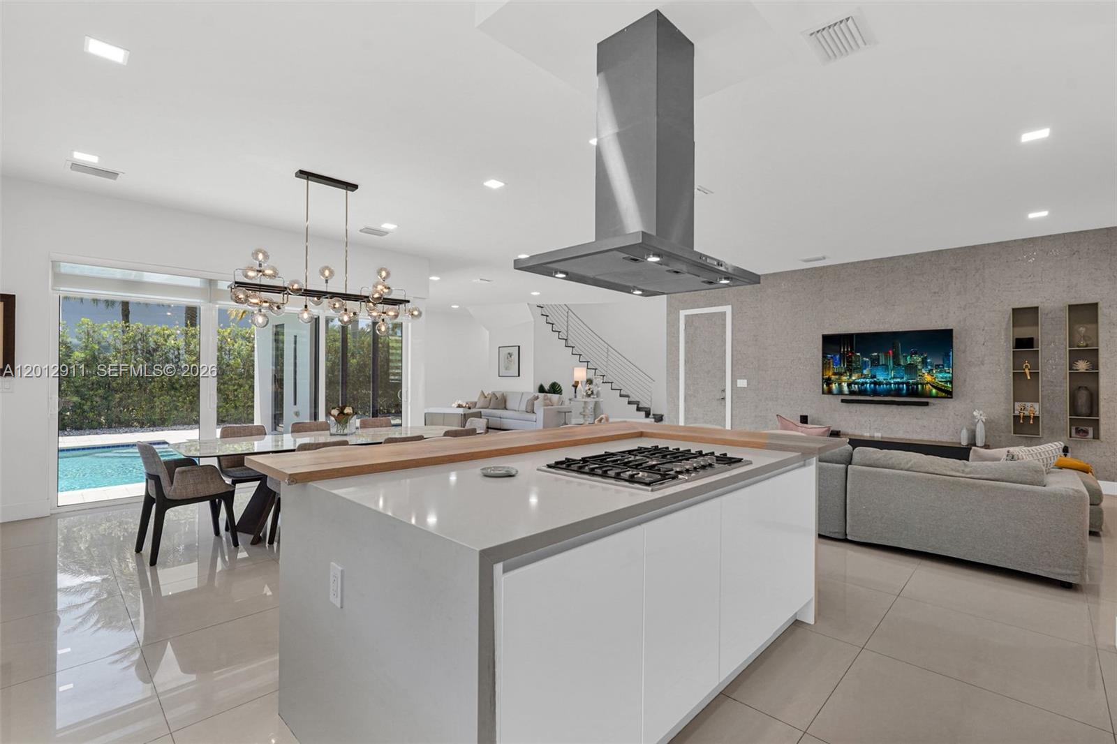 7509 NW 99th Ave, Doral FL 33178