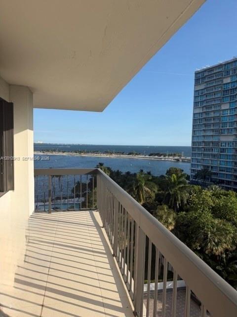 2333 Brickell Ave #812, Miami FL 33129