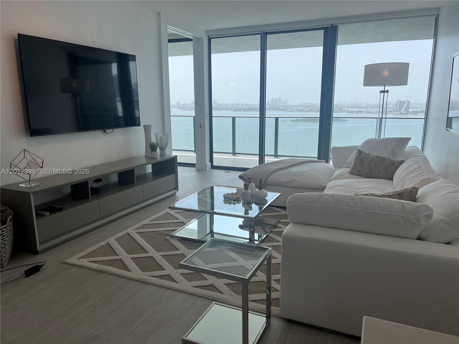 650 NE 32nd St #2406, Miami FL 33137