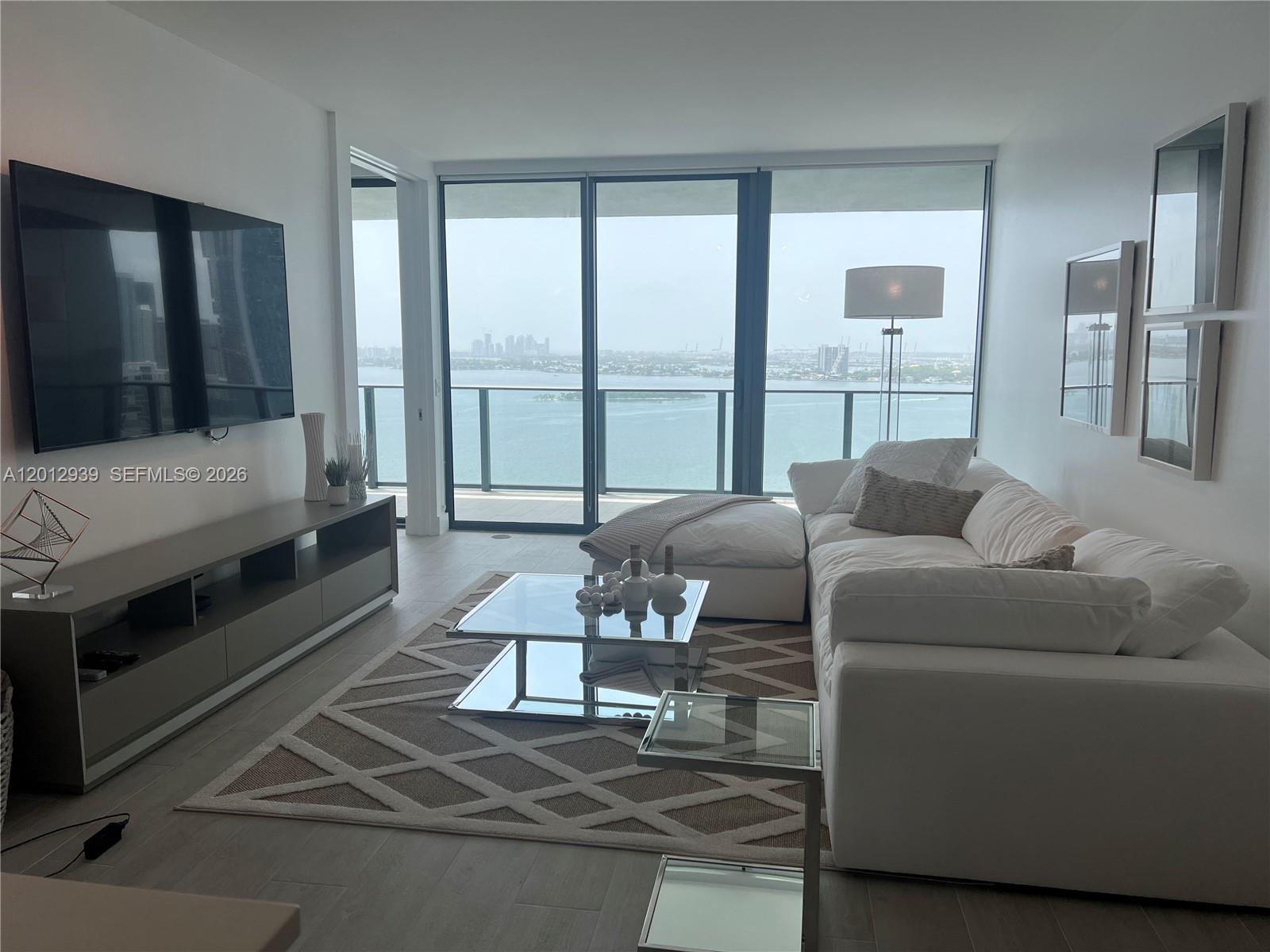 650 NE 32nd St #2406, Miami FL 33137