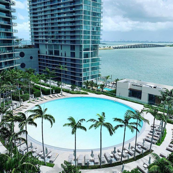 650 NE 32nd St #2406, Miami FL 33137